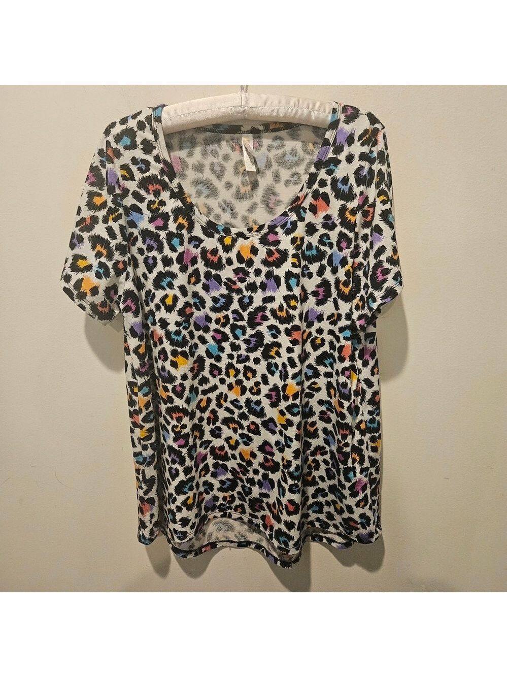 LuLaRoe Women's Multicolor High-Low Scoop Neck Tunic Top, 2XL